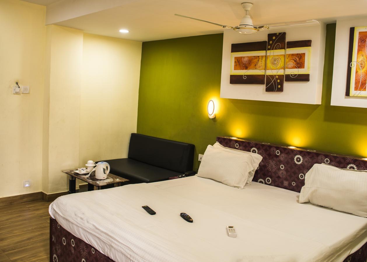 כלכותה Hotel Platinum מראה חיצוני תמונה